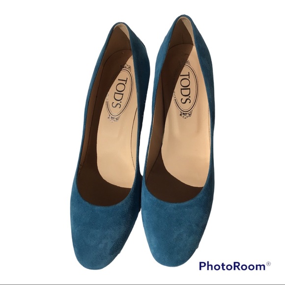 TOD’s blue kitty heel shoe with their iconic stubs on the back of your heel - Picture 1 of 5